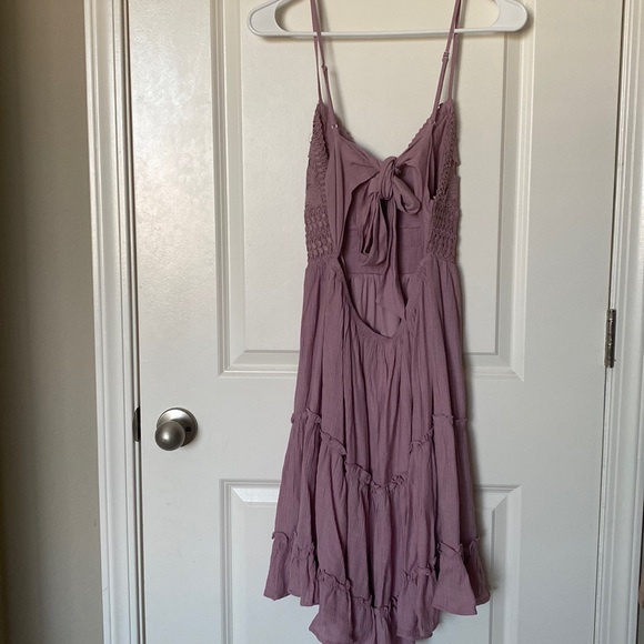 Backless dresses - Picture 3 of 5